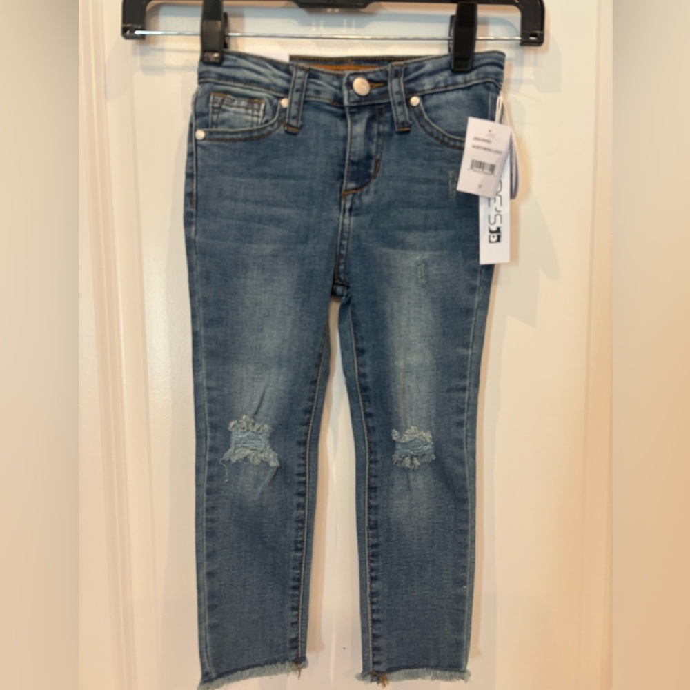 Joe’s Jeans. The Markie, mid rise skinny ankle jeans. NWT. 3T